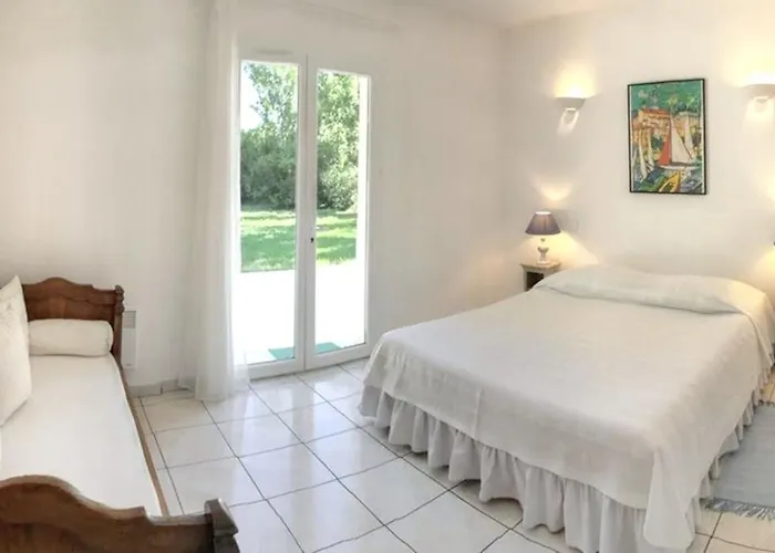 Reposante A Avec Piscine Privee Et Jardin וילה