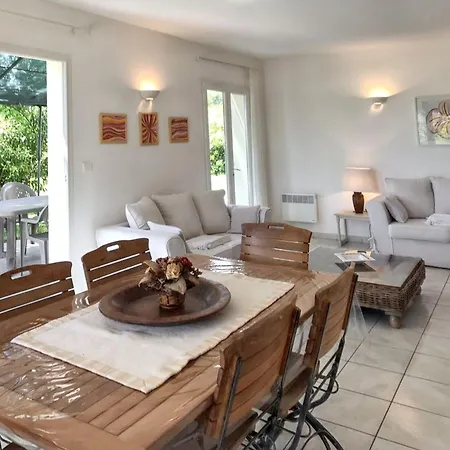 Villa Reposante A Avec Piscine Privee Et Jardin