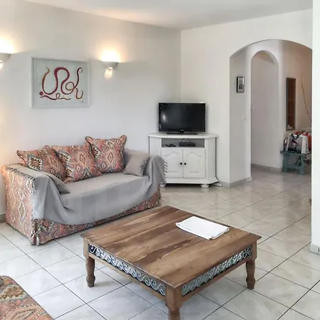 Villa Reposante A Avec Piscine Privee Et Jardin Solaro