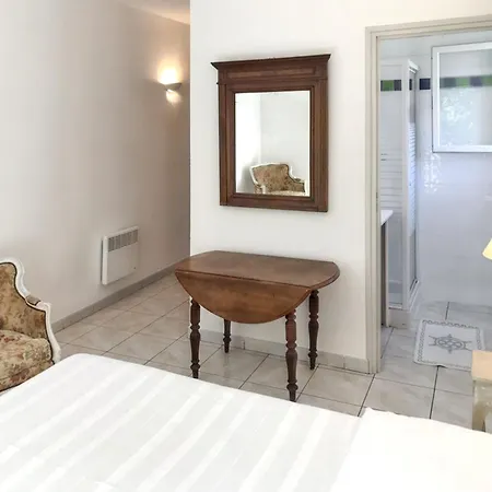 Reposante à Avec Piscine Privée Et Jardin *