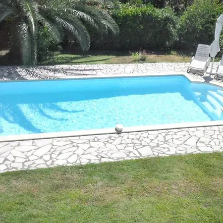 Reposante A Avec Piscine Privee Et Jardin Solaro