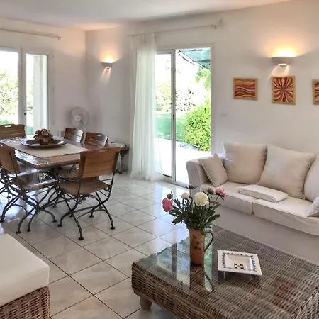 Reposante A Avec Piscine Privee Et Jardin Villa *