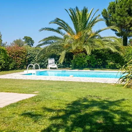 Reposante à Avec Piscine Privée Et Jardin Solaro