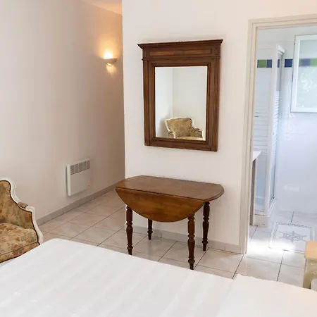 Reposante à Avec Piscine Privée Et Jardin Villa