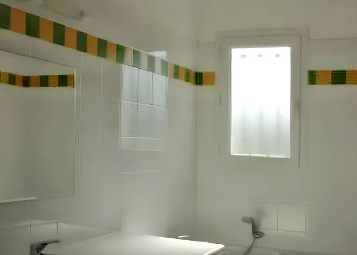 Reposante A Avec Piscine Privee Et Jardin