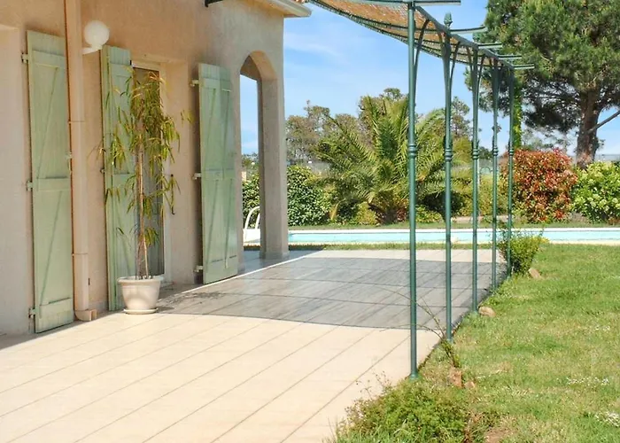 Reposante A Avec Piscine Privee Et Jardin