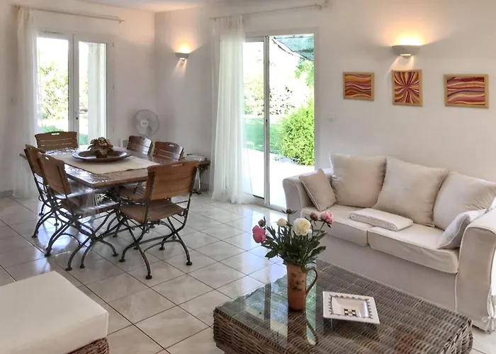 Reposante A Avec Piscine Privee Et Jardin Villa *